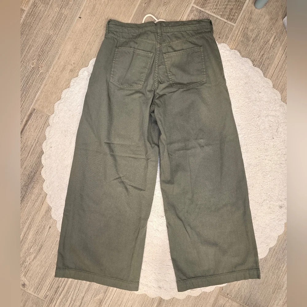 Old Navy High-Waisted Super Wide-Leg Drapey Pants - Picture 4 of 10